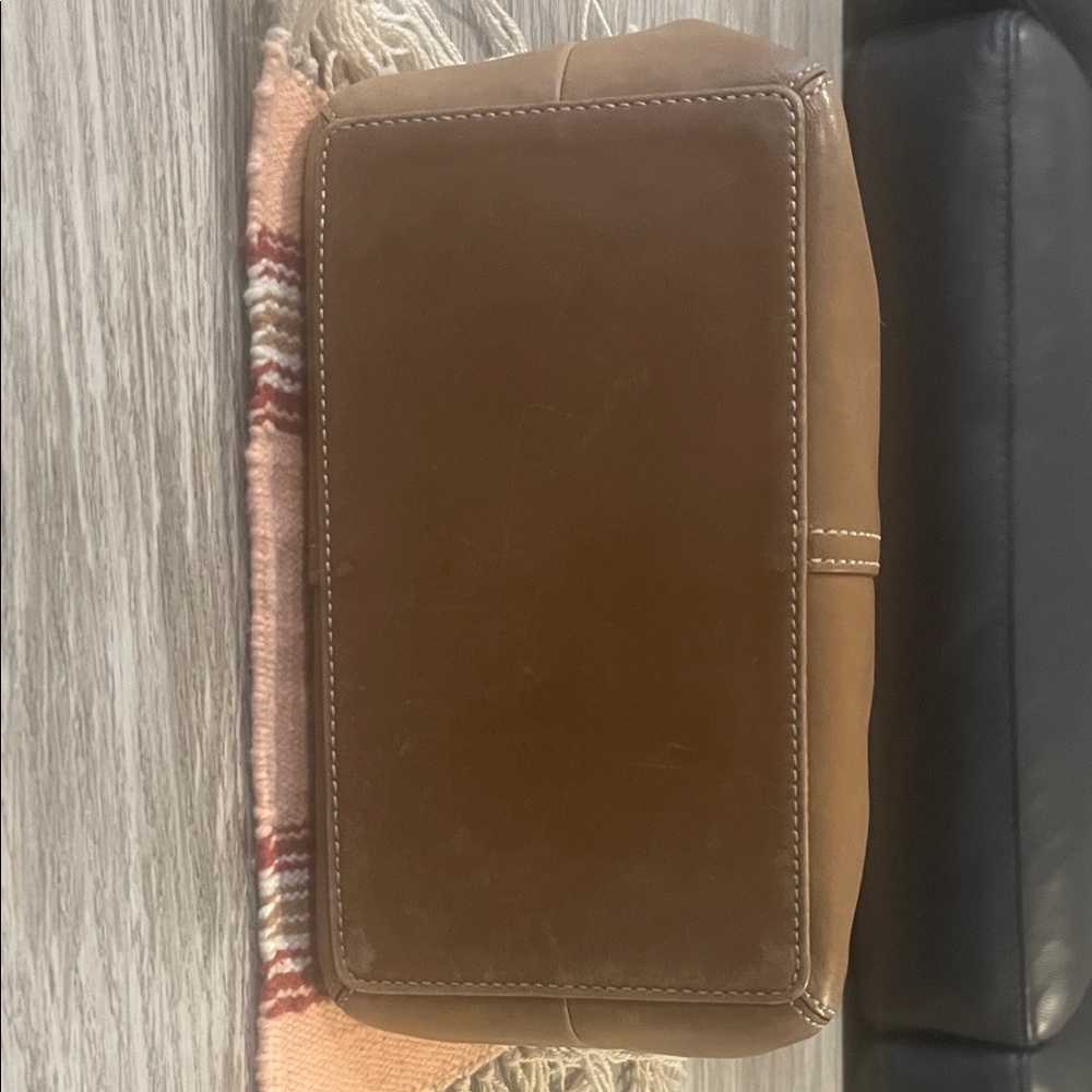 COACH Vintage Tan Leather Shoulder Bag - Picture 7 of 16